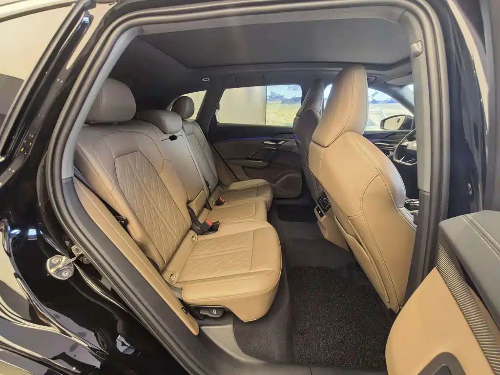 Audi Q5L 2026 2.0T Exclusive Edition for Ten Million Users купить на сайте DeffCars