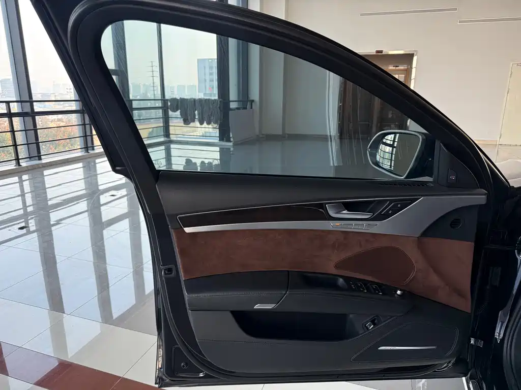 Audi A8 2014 A8L 6.3 FSI W12 quattro flagship model купить на сайте DeffCars