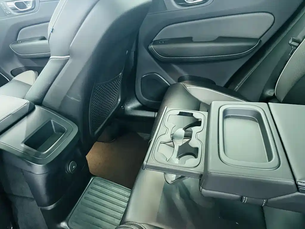 Volvo XC60 Plug-in Hybrid 2021 T8 E-Drive Hybrid Zhiyuan Sports Edition купить на сайте DeffCars