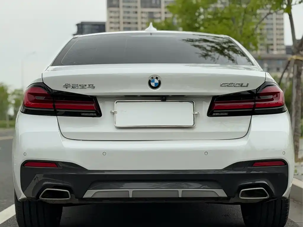 BMW 5 Series 2023 530Li Leading M Sports Package купить на сайте DeffCars