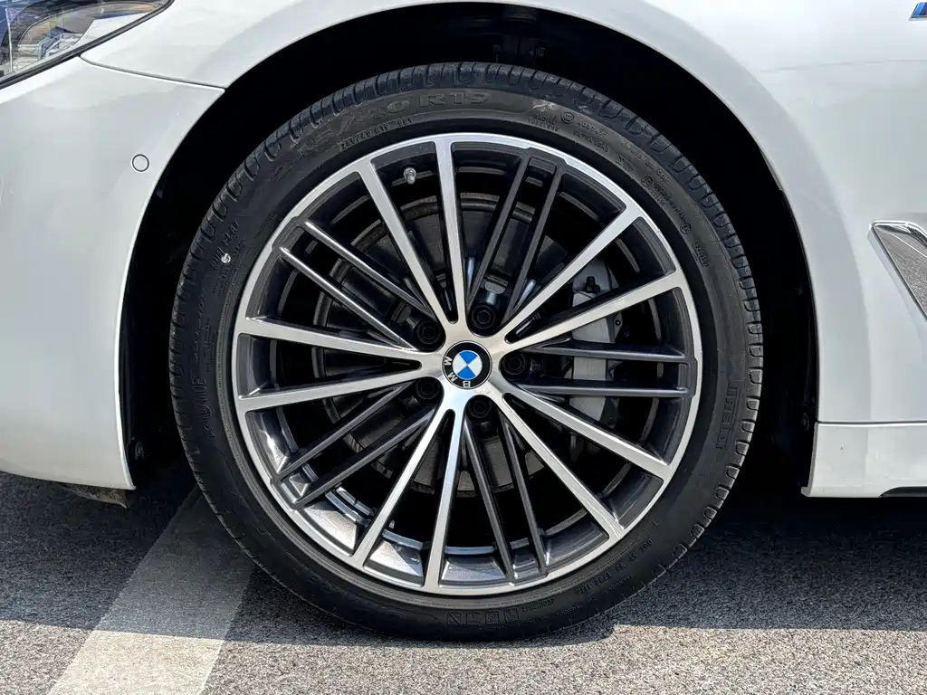 BMW 5 Series 2020 530Li Exclusive M Sports Package купить на сайте DeffCars