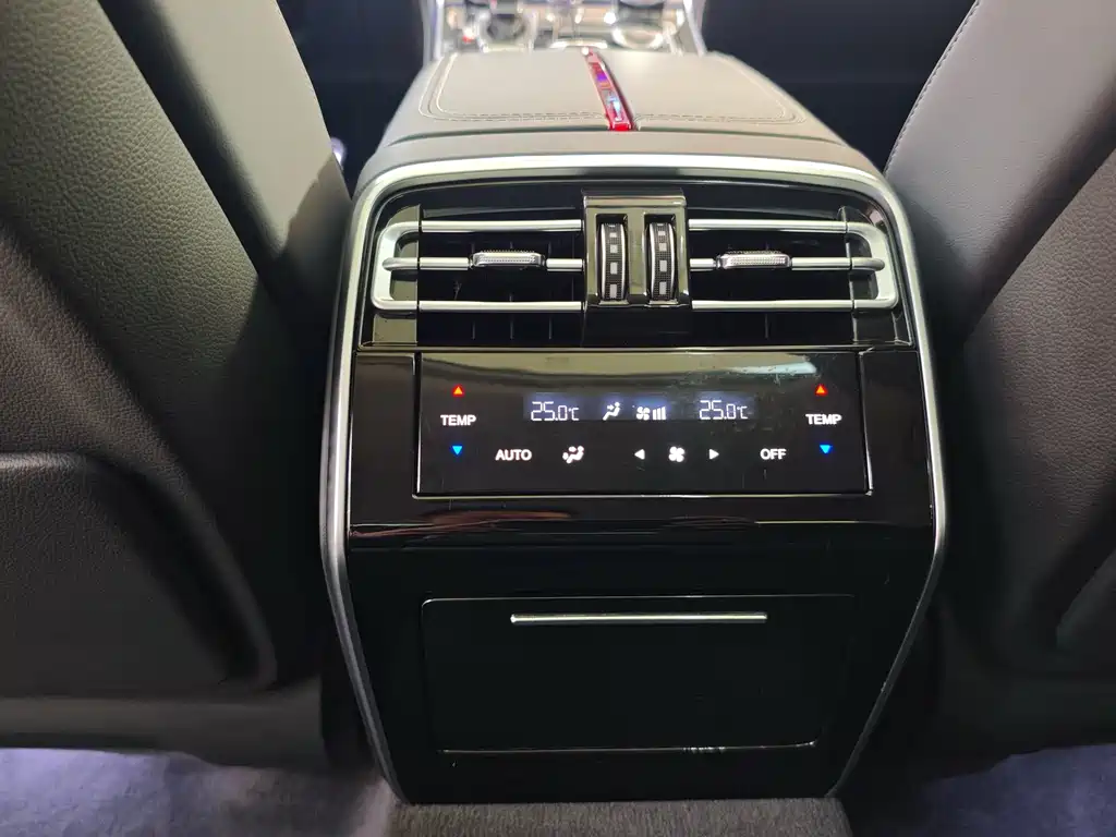 Hongqi H9 2022 2.0T Zhilian Flagship Edition купить на сайте DeffCars