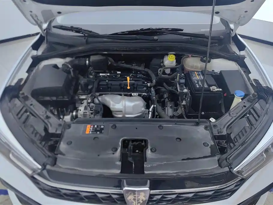 Roewe i5 2021 1.5L manual platinum version купить на сайте DeffCars