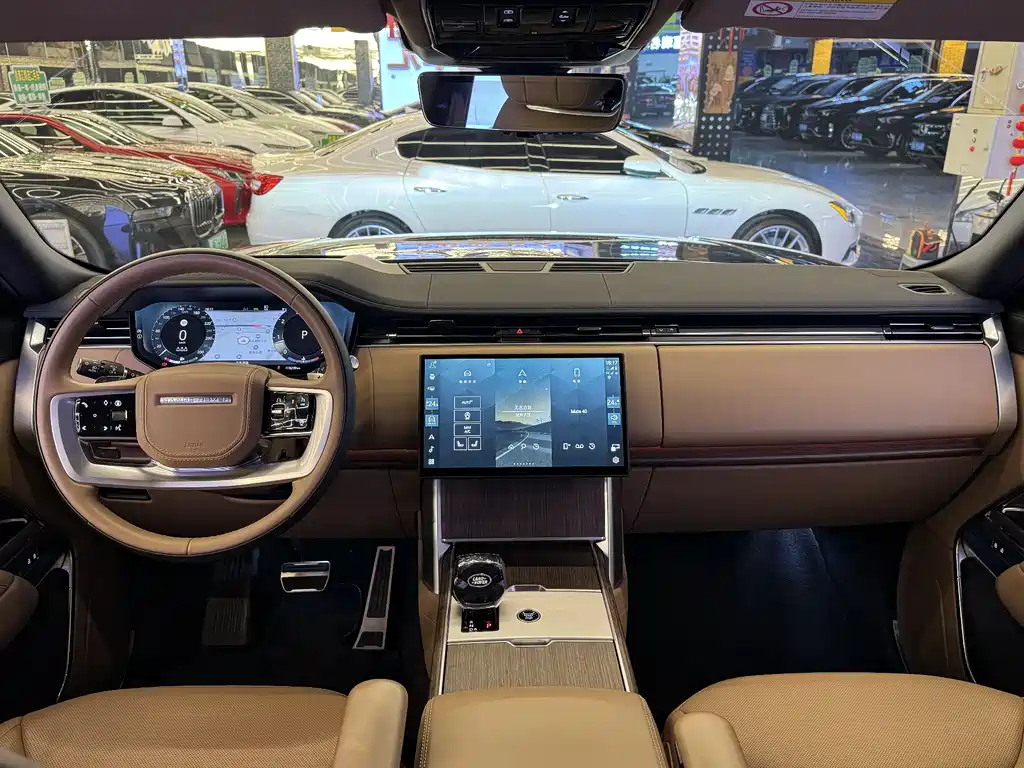Range Rover 2024 3.0 L6 400PS Genesis Extended Edition купить на сайте DeffCars