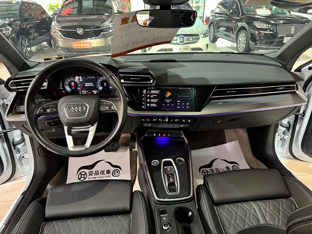 Audi A3 2025 Sportback 35TFSI Flying Spur Exclusive Model купить на сайте DeffCars