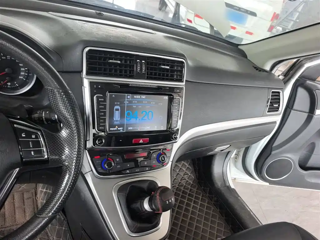 Haval M6 2018 1.5T manual two-wheel drive urban model купить на сайте DeffCars