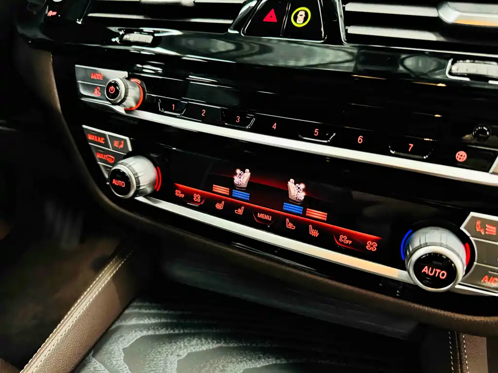 BMW 5 Series 2021 530Li Exclusive M Sports Package купить на сайте DeffCars