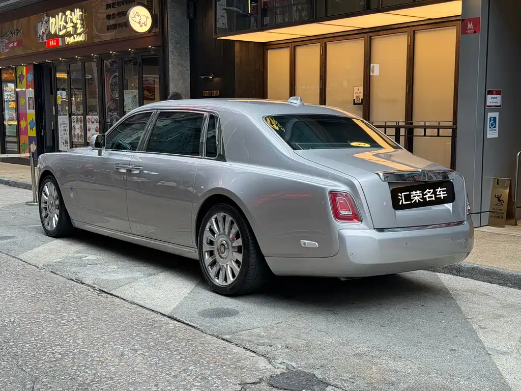 Phantom 2018 6.7T long wheelbase version купить на сайте DeffCars