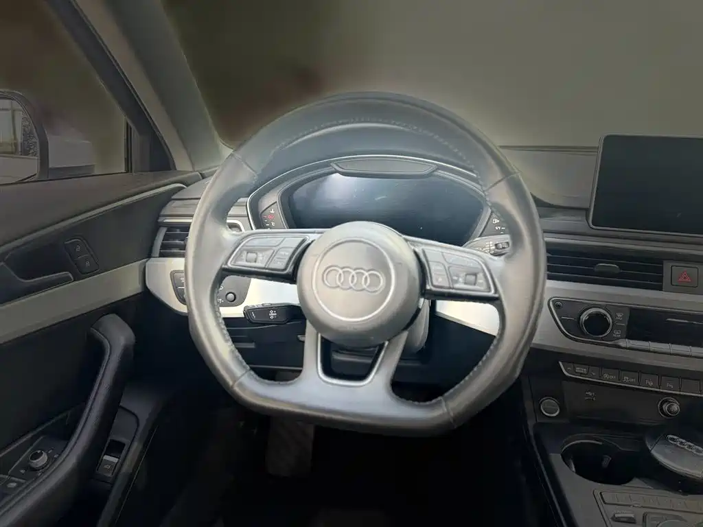 Audi A4L 2018 30th Anniversary Model 40 TFSI Sports купить на сайте DeffCars