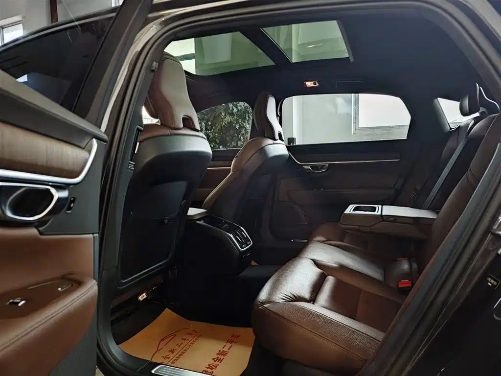 Volvo S90 2021 B5 Zhiyuan Luxury Edition купить на сайте DeffCars
