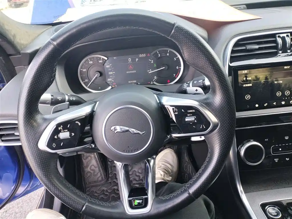 Jaguar XEL 2020 2.0T 200PS R-DYNAMIC Youth Sports Edition купить на сайте DeffCars