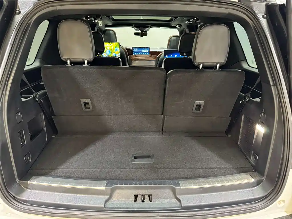 Navigator 2022 3.5T Honor Edition купить на сайте DeffCars