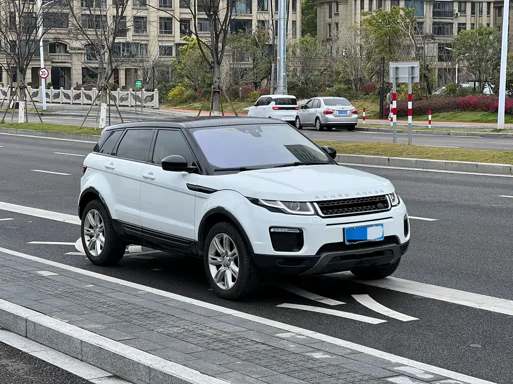 Range Rover Evoque 2017 2.0T SE PLUS Smart Edition купить на сайте DeffCars
