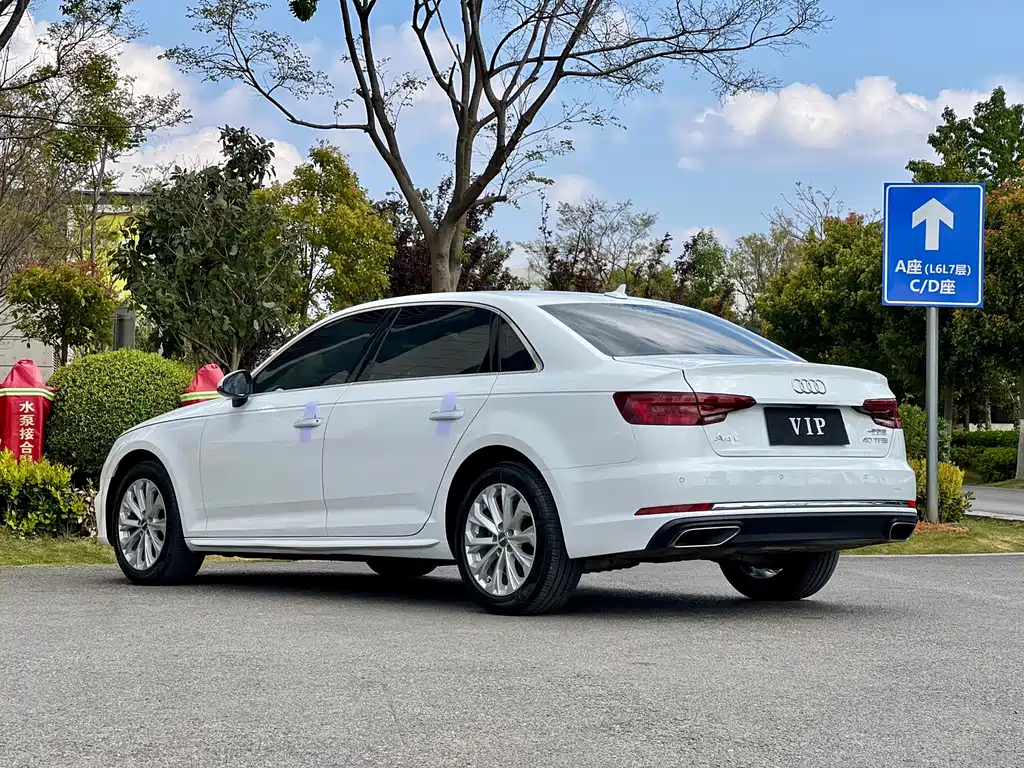 Audi A4L 2019 40 TFSI Enterprising National VI купить на сайте DeffCars