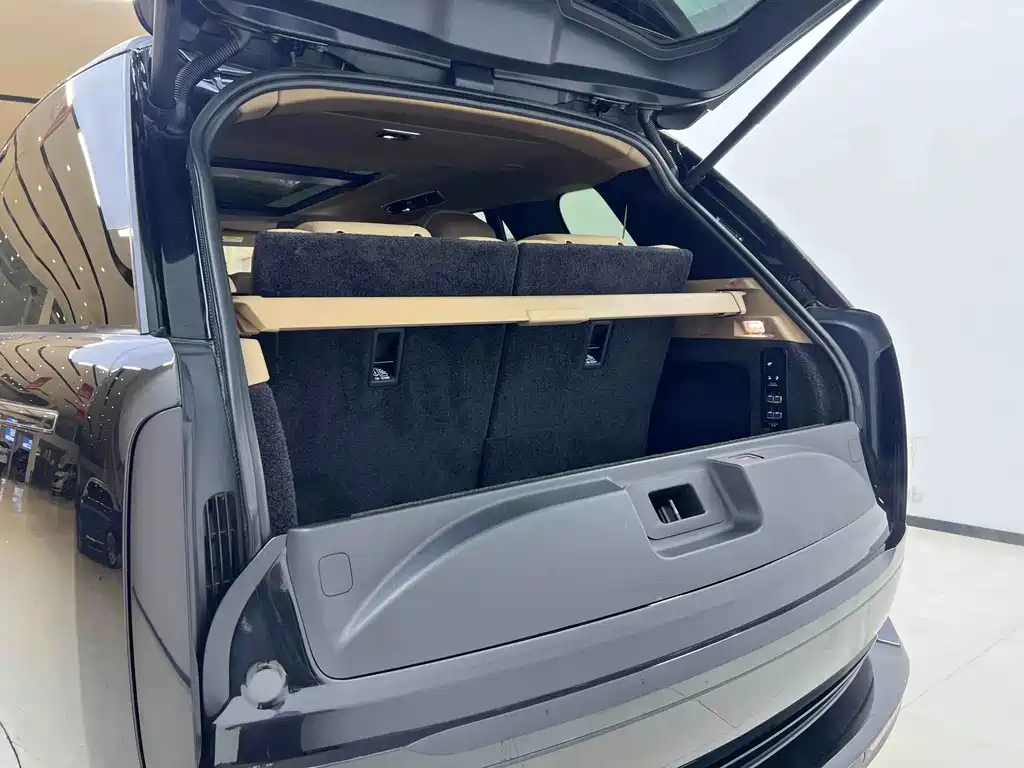 Range Rover 2023 3.0 L6 400PS Seven-seater Extended Edition купить на сайте DeffCars