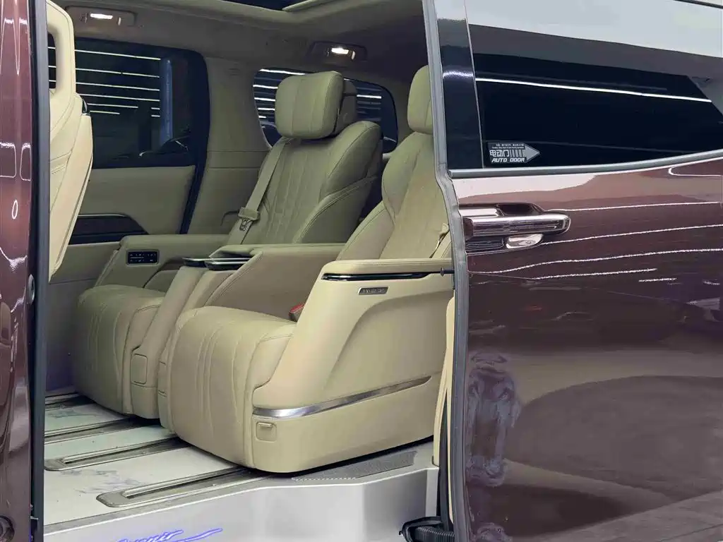 Century 2023 2.0T seven-seat premium model купить на сайте DeffCars