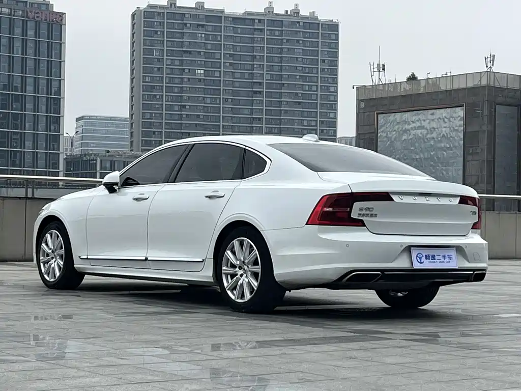 Volvo S90 2020 T5 Zhiyi Luxury Edition купить на сайте DeffCars