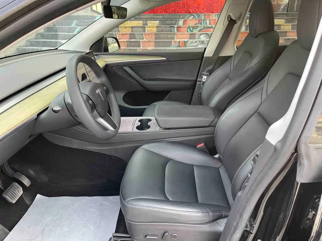 Model Y 2023 rear-wheel drive version купить на сайте DeffCars