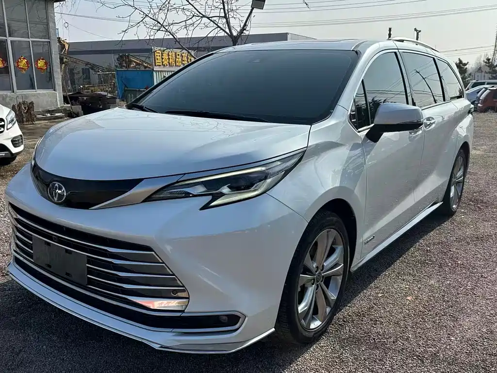 SIENNA 2023 2.5L Hybrid Premium Edition купить на сайте DeffCars