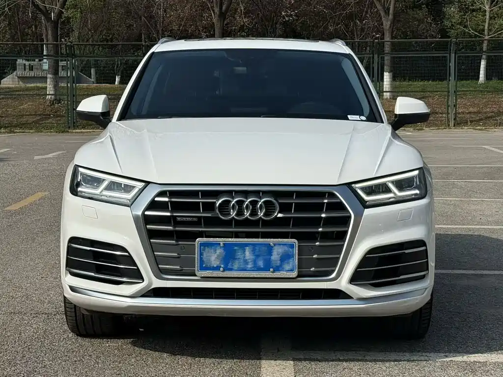 Audi Q5L 2020 40 TFSI enjoys fashionable style купить на сайте DeffCars