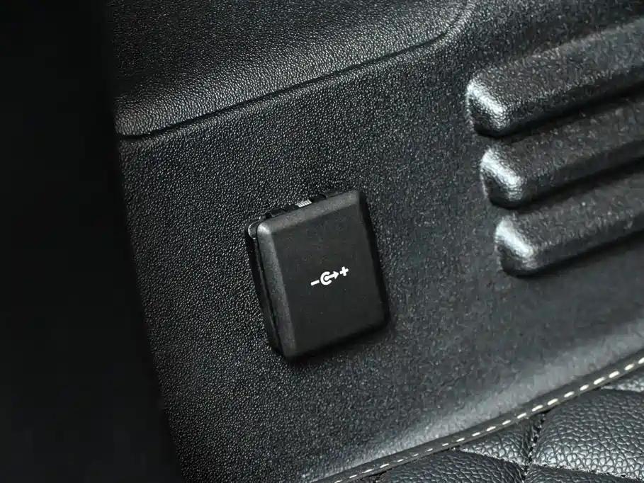 Land Rover Defender 2024 110 3.0T P400 X-DYNAMIC HSE купить на сайте DeffCars