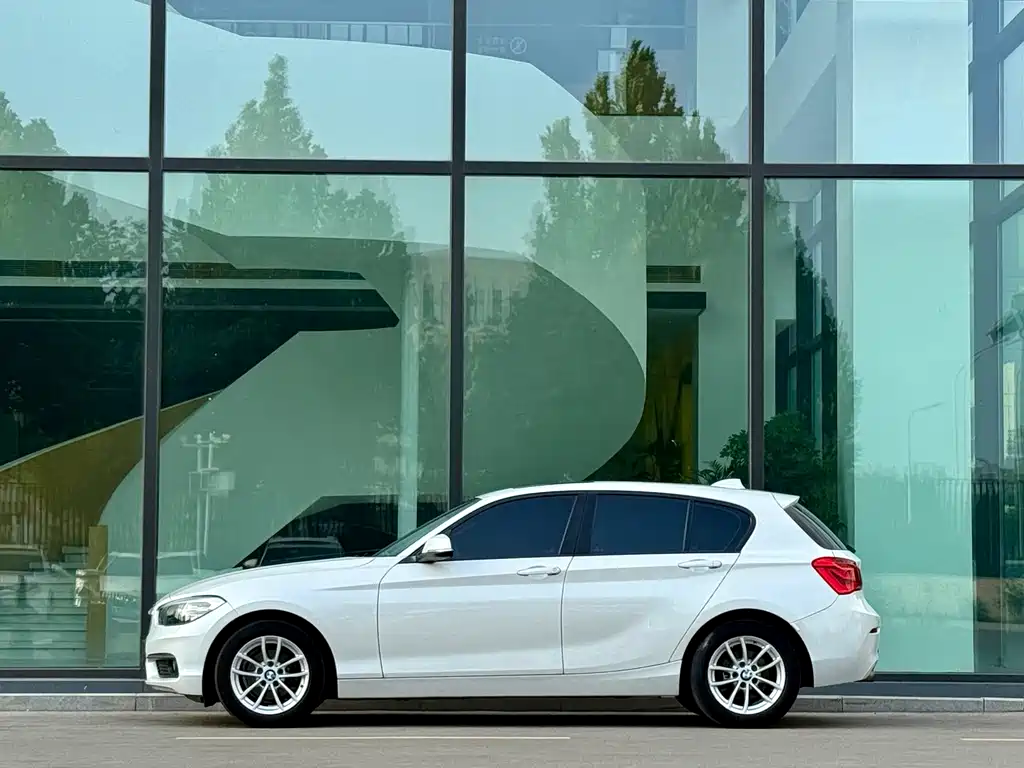 BMW 1 Series imported 2016 118i leading model купить на сайте DeffCars