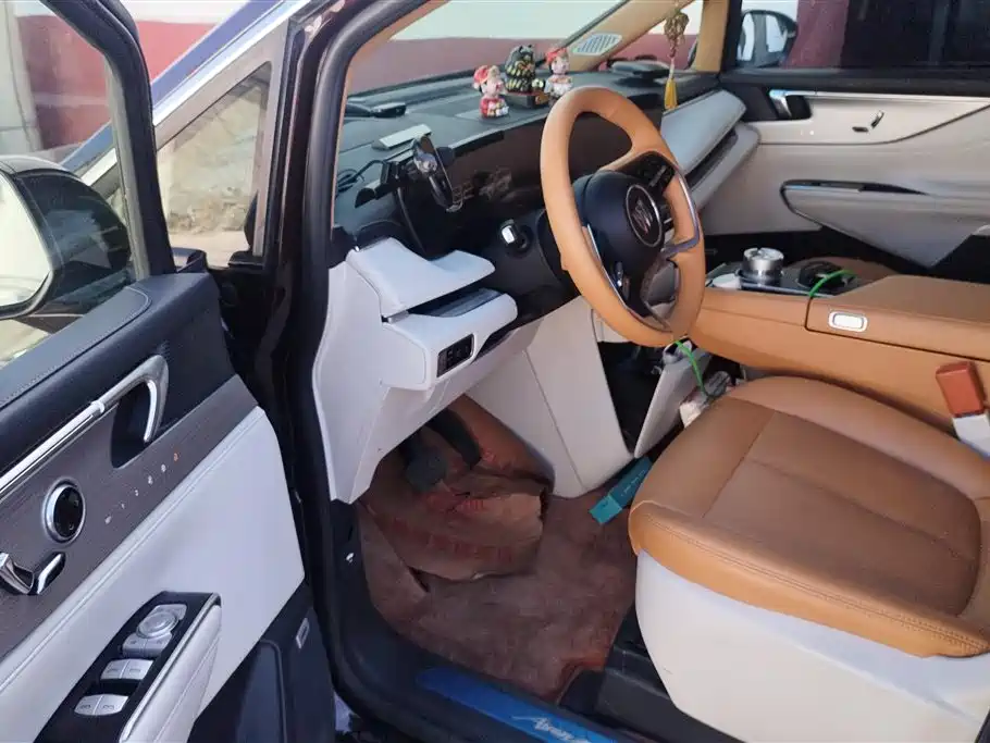 Buick GL8 New Energy 2024 Lu Zun Exclusive Edition 7 seats купить на сайте DeffCars