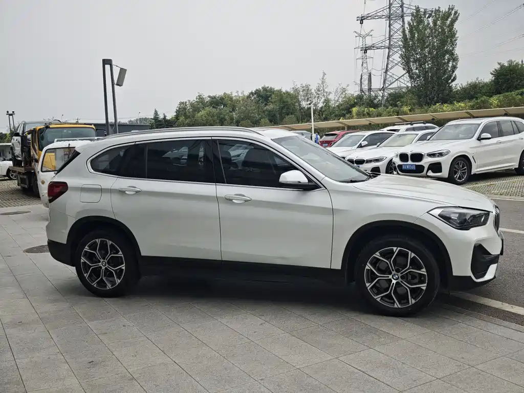 BMW X1 2022 sDrive25Li Leading Model купить на сайте DeffCars