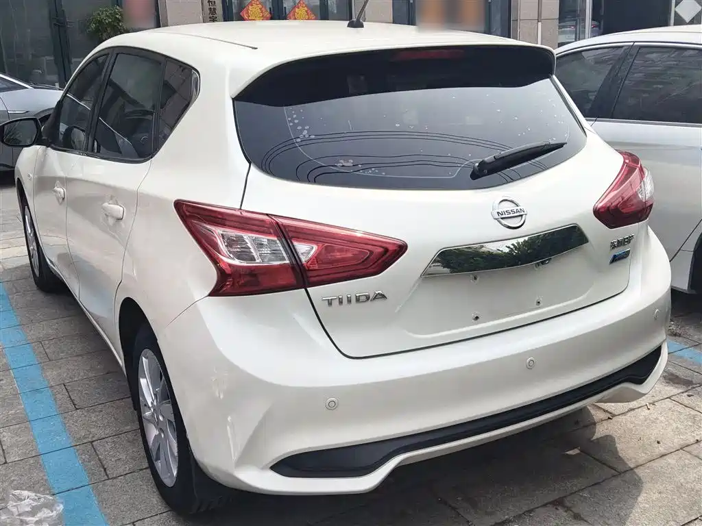 Tiida 2016 1.6L CVT cool version купить на сайте DeffCars