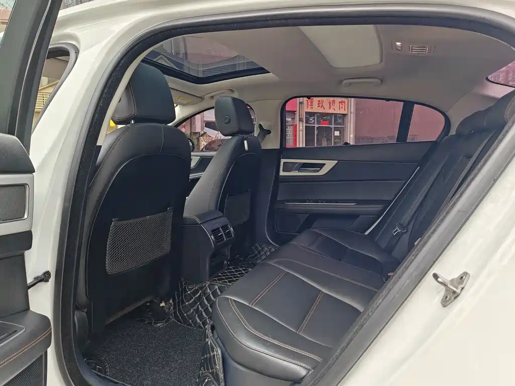 Jaguar XEL 2018 2.0T 200PS Exclusive Edition купить на сайте DeffCars