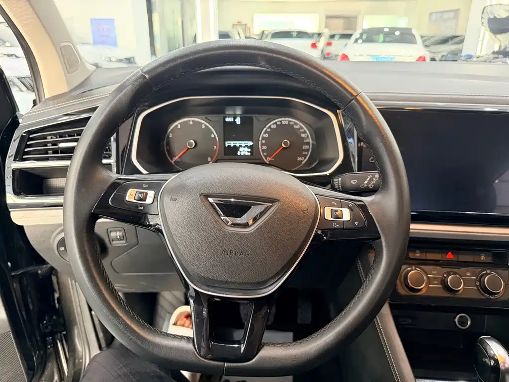 Jetta VS5 2022 280TSI Automatic Pro купить на сайте DeffCars
