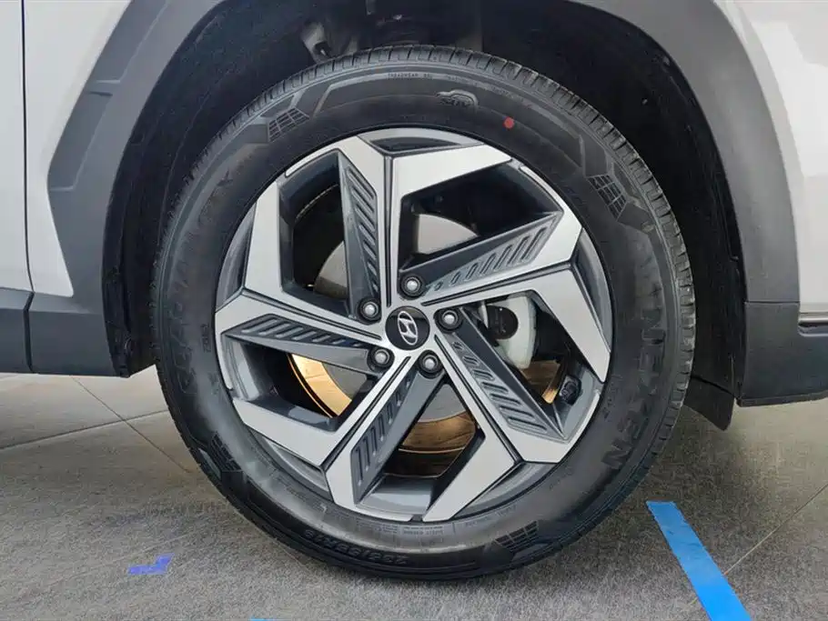 Tucson 2023 Tucson L 1.5T automatic two-wheel drive DLX luxury version купить на сайте DeffCars