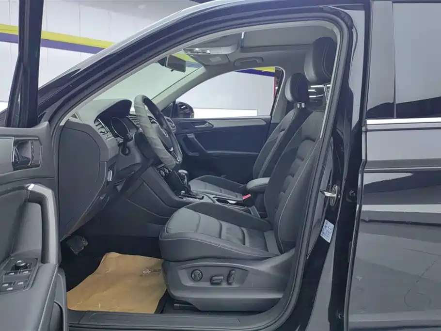 Tiguan L 2019 330TSI automatic two-wheel drive panoramic comfort version National VI купить на сайте DeffCars
