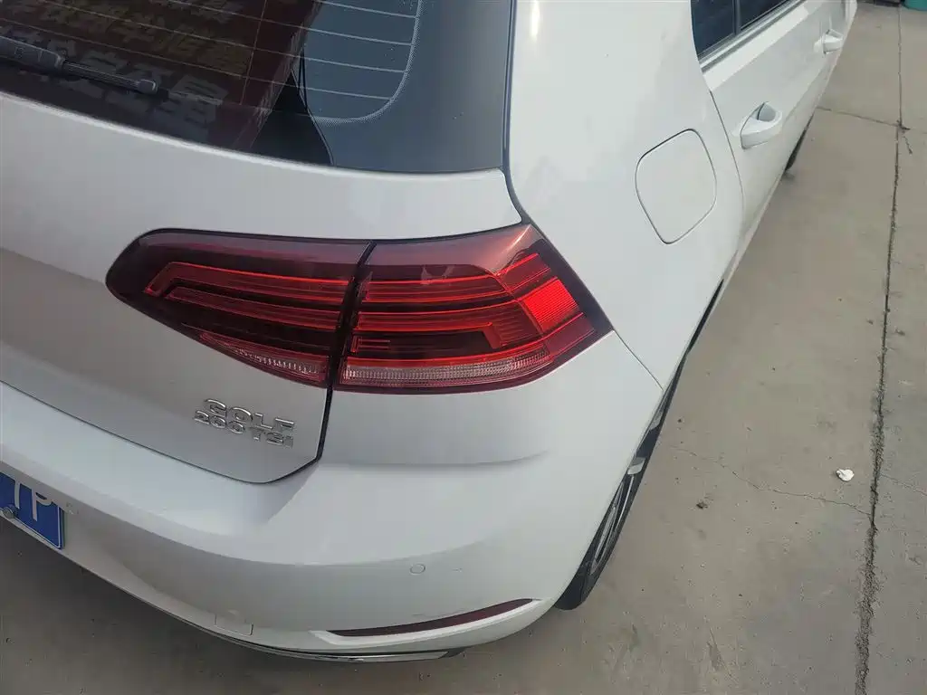 Golf 2020 Beloved Edition 200TSI DSG Comfortable and Enterprising Edition купить на сайте DeffCars