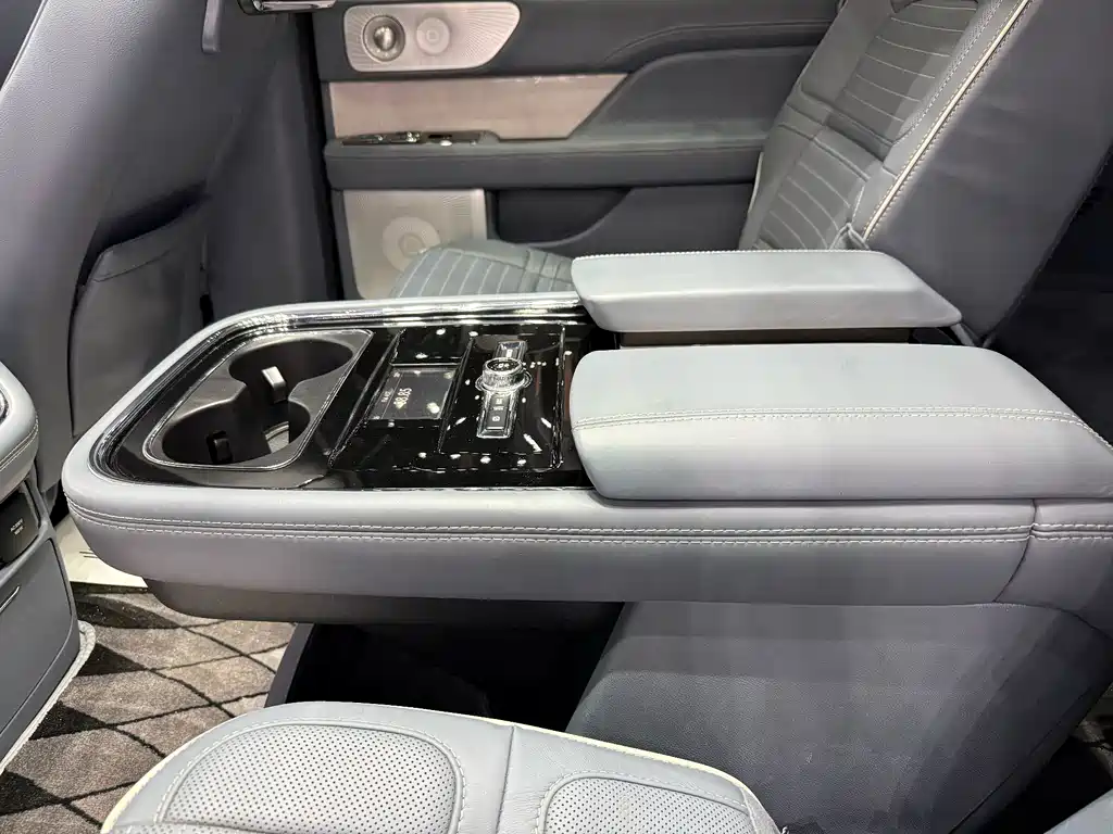 Navigator 2020 3.5T President Series купить на сайте DeffCars