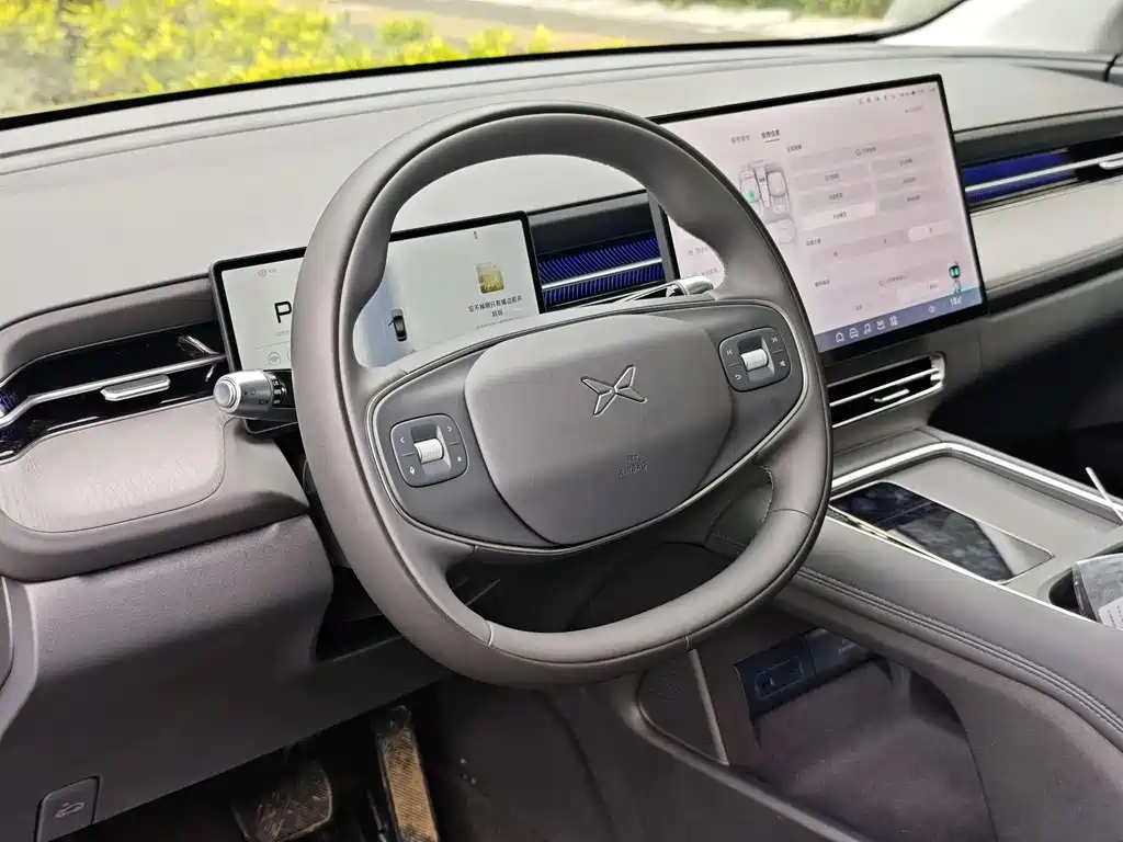 Xpeng G6 2025 model 625 long battery life Max flagship version купить на сайте DeffCars