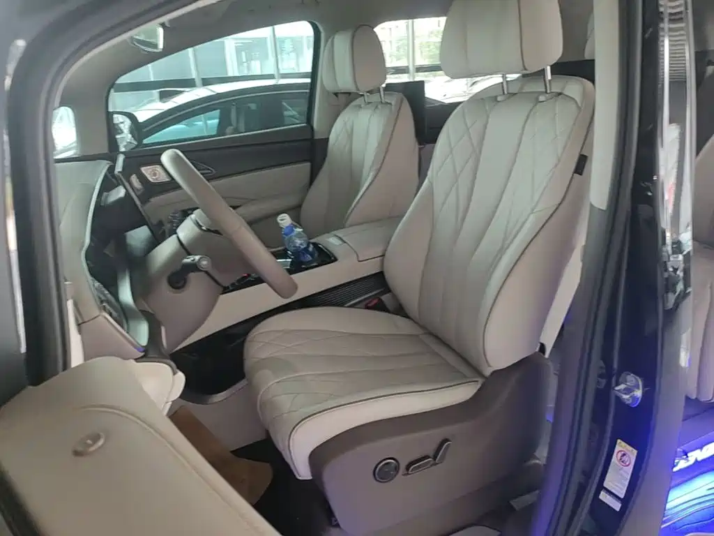 Denza D9 2022 DM-i 970 four-wheel drive premium model купить на сайте DeffCars