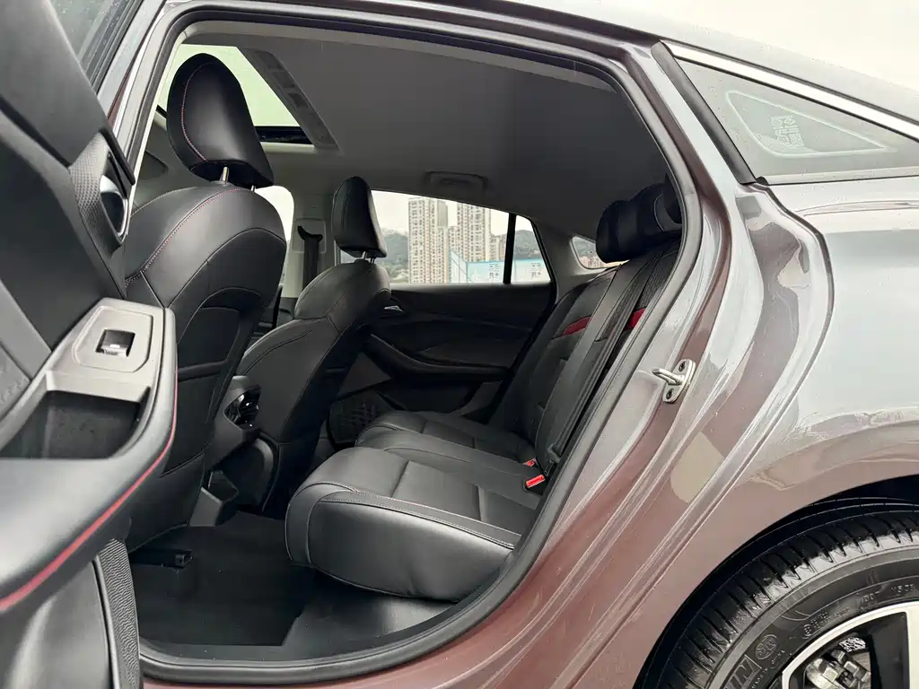 MG5 2021 300TGI DCT Green Luxury Edition купить на сайте DeffCars