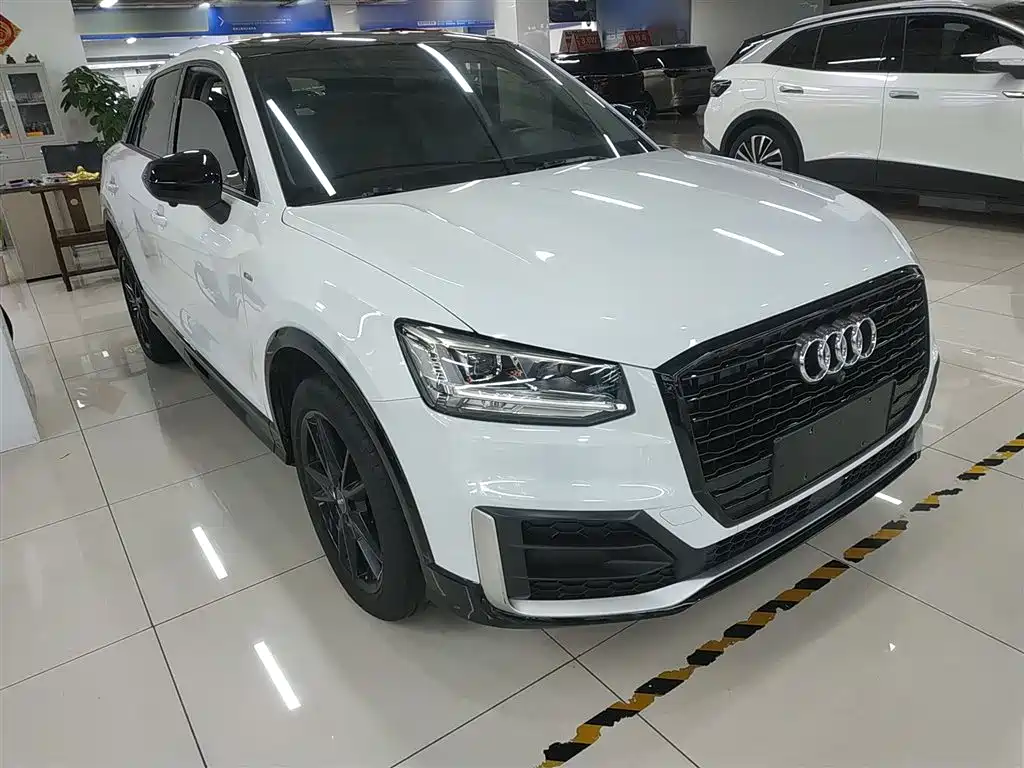 Audi Q2L 2018 35 TFSI launches exclusive version, National VI купить на сайте DeffCars