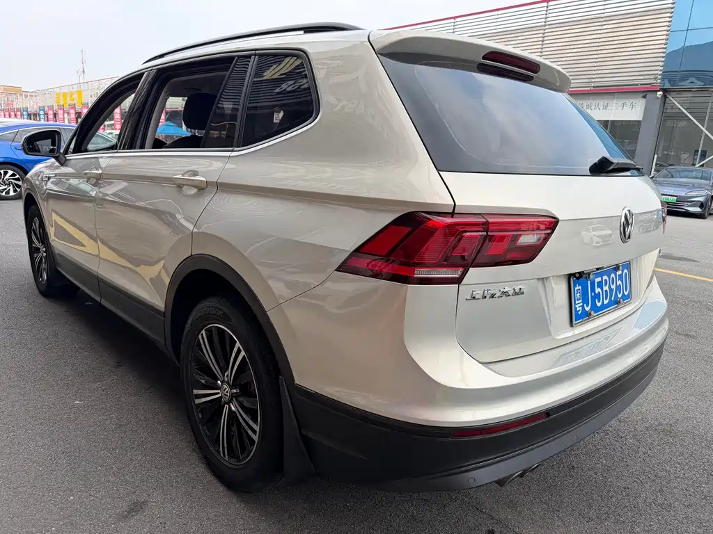 Tiguan L 2019 330TSI automatic two-wheel drive fashion version National VI купить на сайте DeffCars
