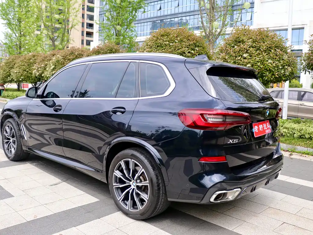 BMW X5 2022 xDrive 30Li M Sports Package купить на сайте DeffCars