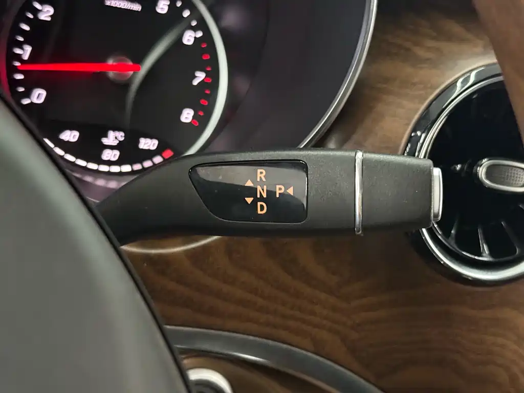 Mercedes-Benz V-Class 2021 V 260 L Long Wheelbase Luxury Edition купить на сайте DeffCars