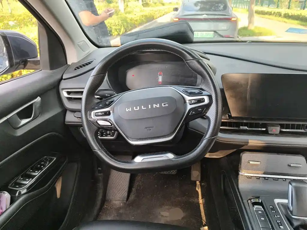 Wuling Capgemini 2020 1.5T CVT flagship model купить на сайте DeffCars