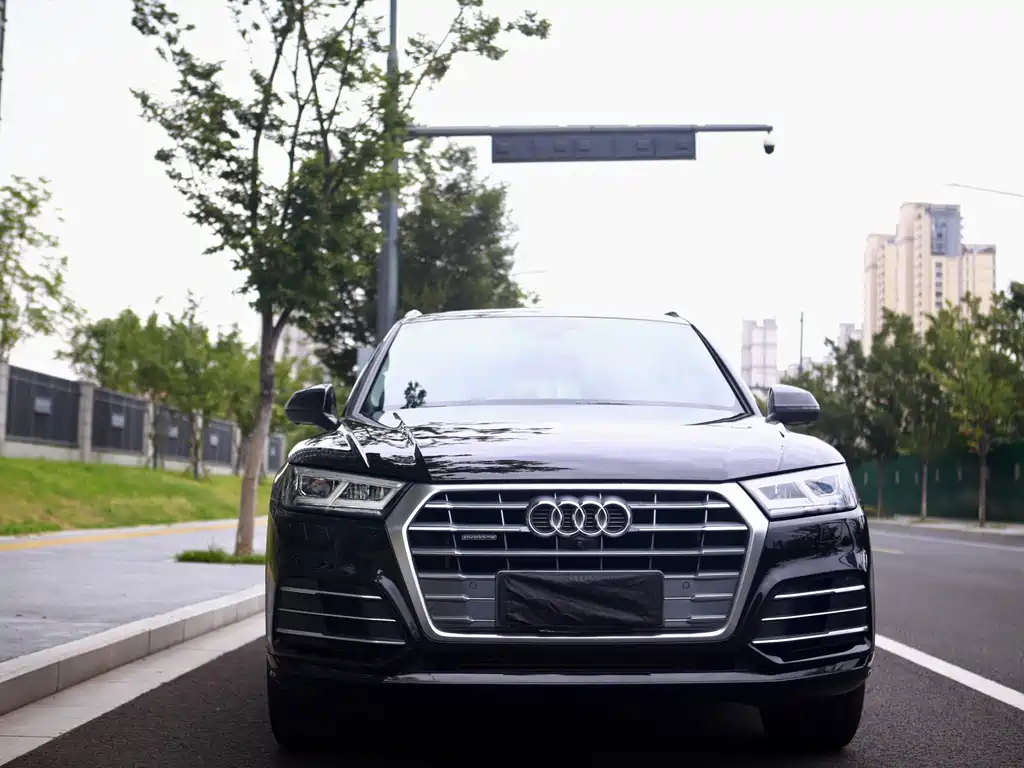 Audi Q5L 2018 40 TFSI enjoys fashionable style, National V купить на сайте DeffCars
