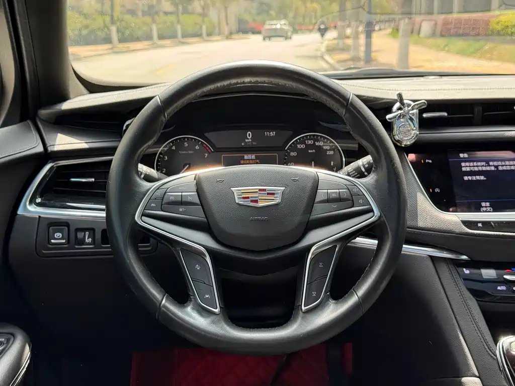 Cadillac XT5 2022 2.0T four-wheel drive luxury model купить на сайте DeffCars