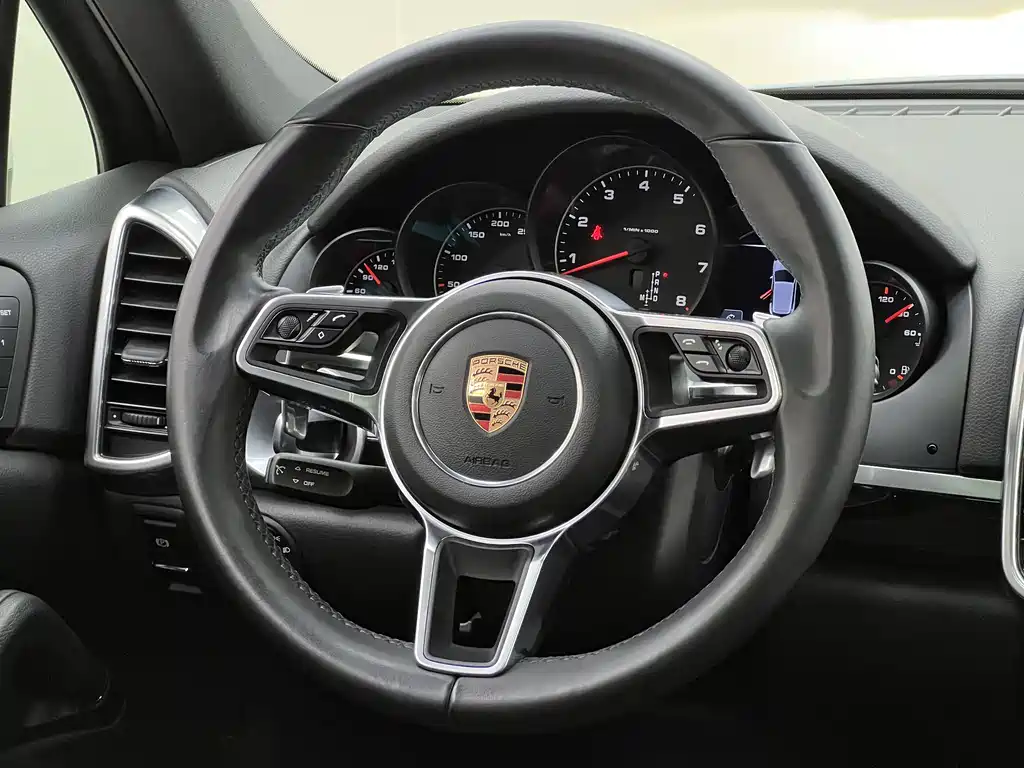 Cayenne 2016 Cayenne Platinum Edition 3.0T купить на сайте DeffCars
