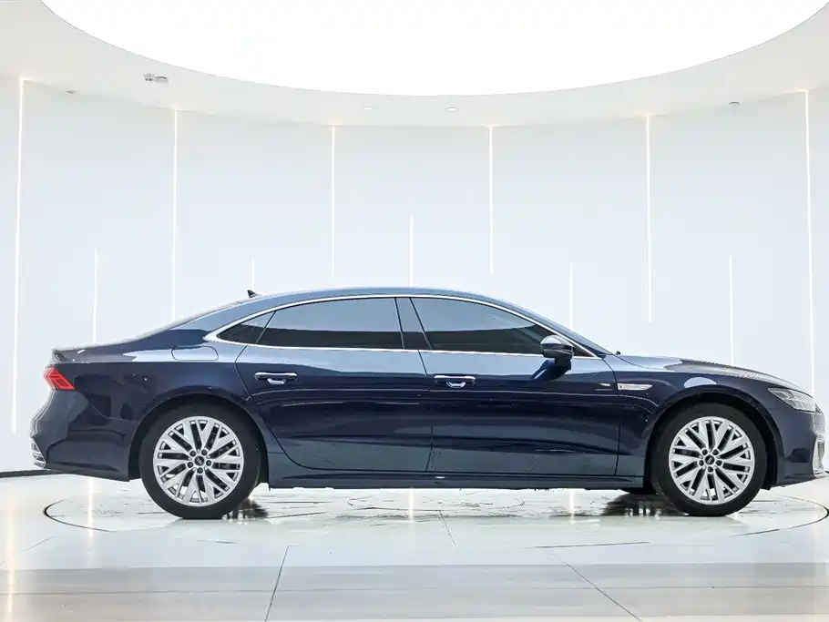 Audi A7L 2024 45TFSI S-line Dream Building Liquid Crystal Package купить на сайте DeffCars