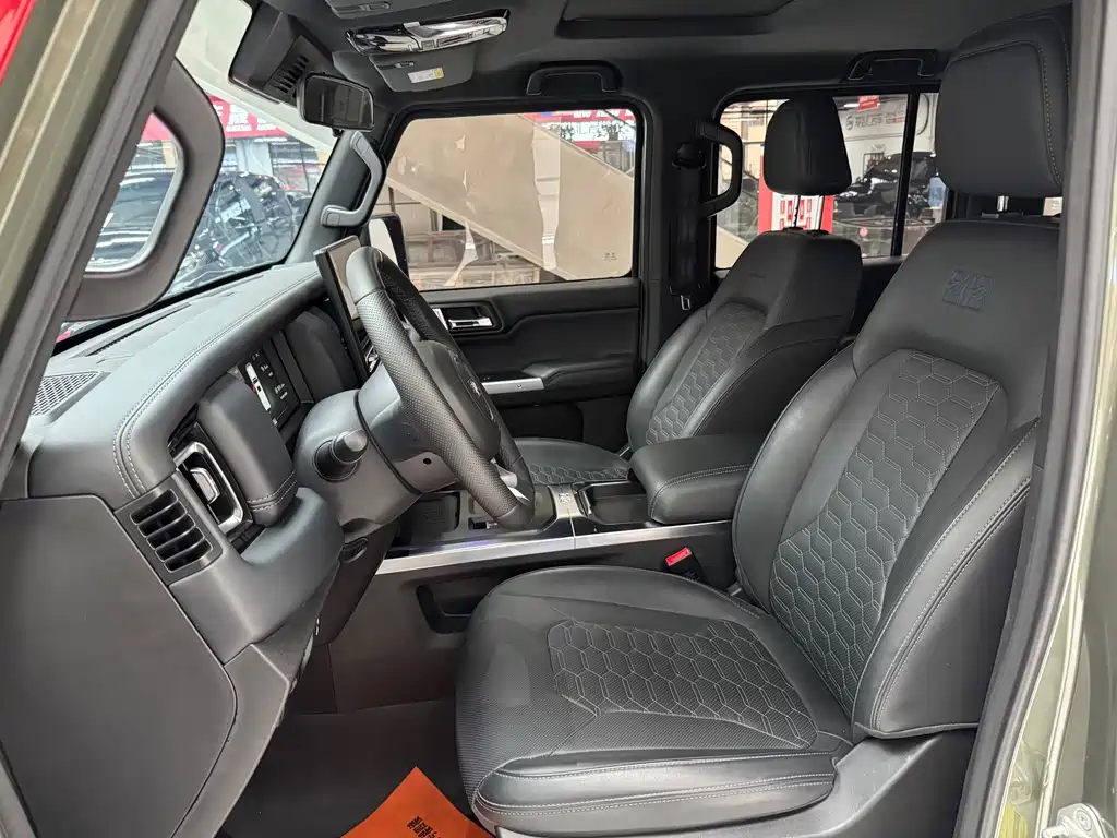 212 T01 2024 2.0T Explorer купить на сайте DeffCars
