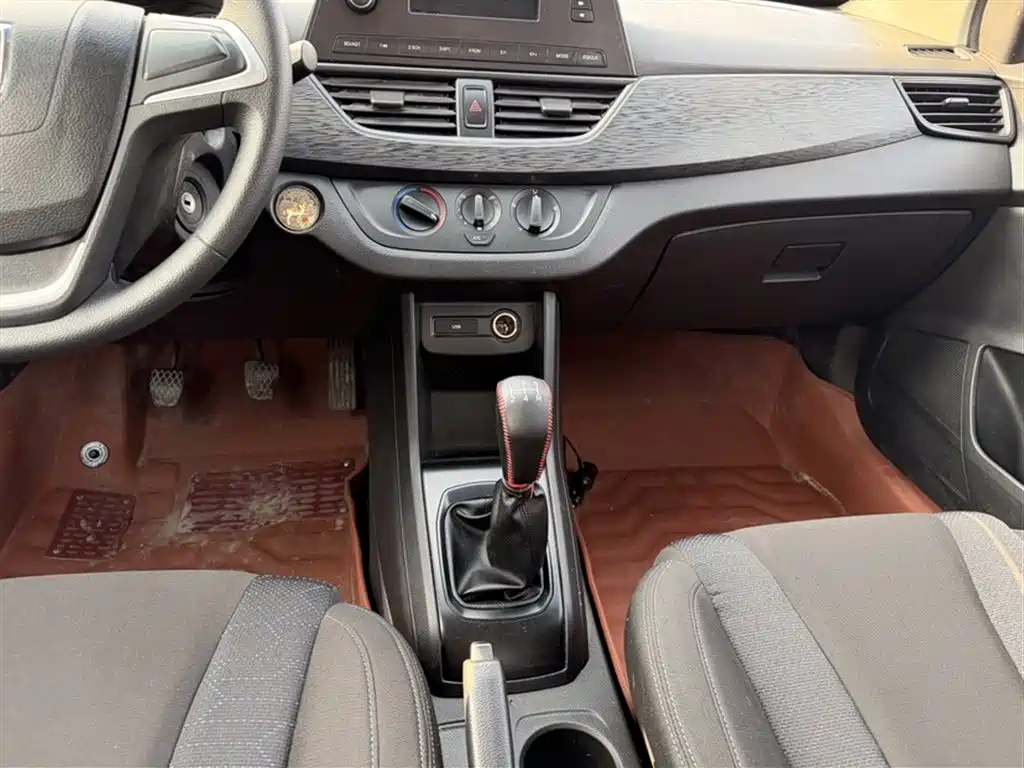 Baojun 310 2016 1.2L manual comfort model купить на сайте DeffCars