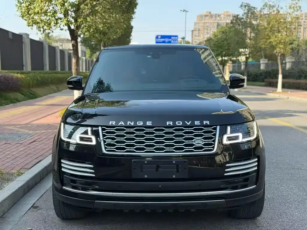 Range Rover 2022 3.0 L6 400PS Legendary Extended Classic Edition купить на сайте DeffCars